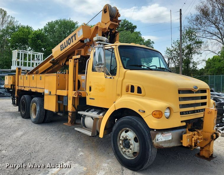 image for item LX9548 2007 Sterling L7500  bucket truck