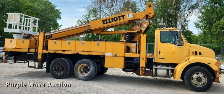image for item LX9548 2007 Sterling L7500  bucket truck