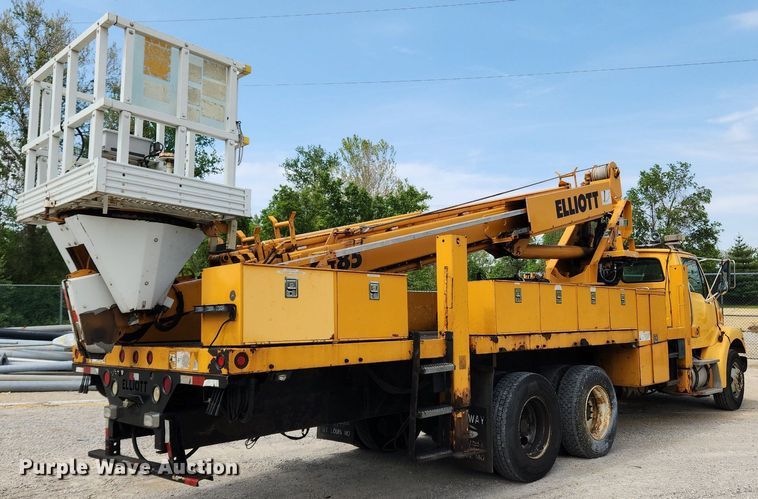 image for item LX9548 2007 Sterling L7500  bucket truck