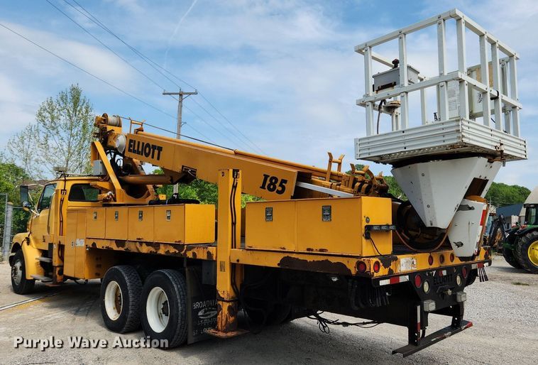 image for item LX9548 2007 Sterling L7500  bucket truck