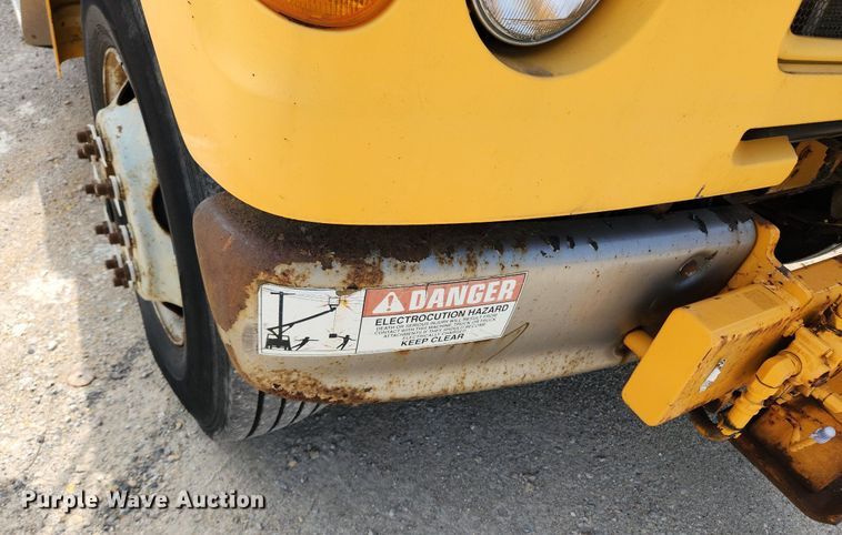 image for item LX9548 2007 Sterling L7500  bucket truck