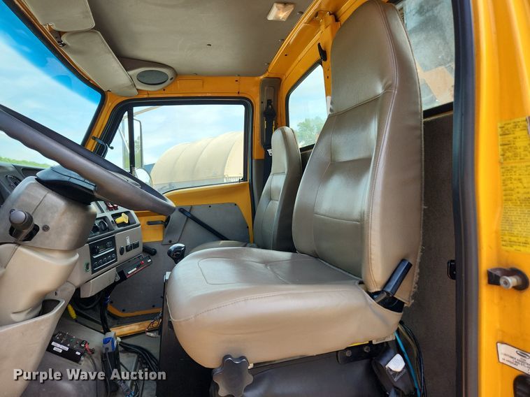 image for item LX9548 2007 Sterling L7500  bucket truck