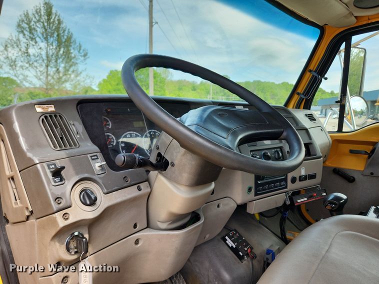 image for item LX9548 2007 Sterling L7500  bucket truck