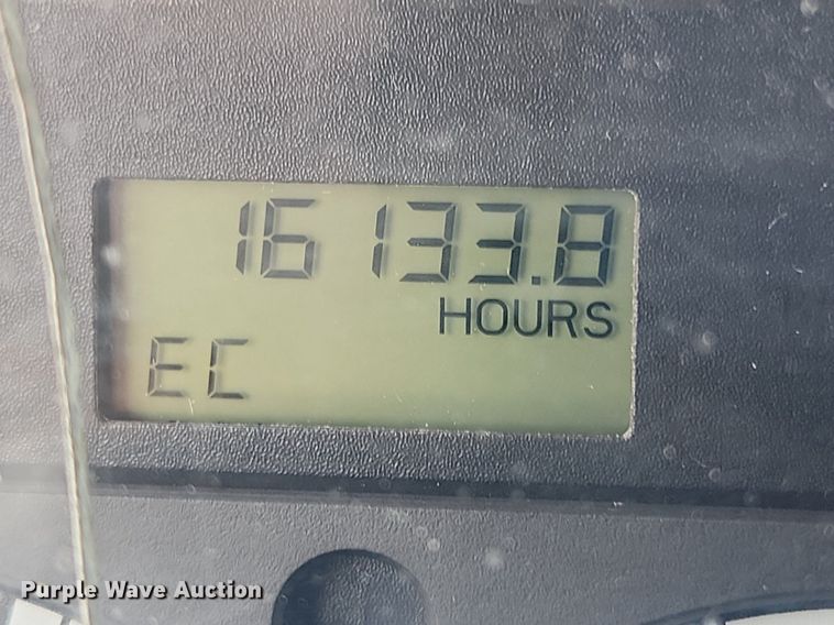 image for item LX9548 2007 Sterling L7500  bucket truck