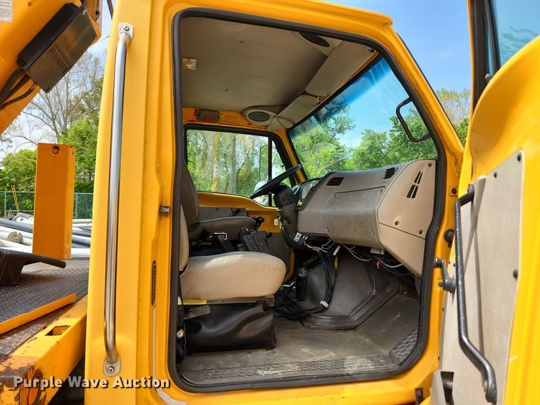 image for item LX9548 2007 Sterling L7500  bucket truck