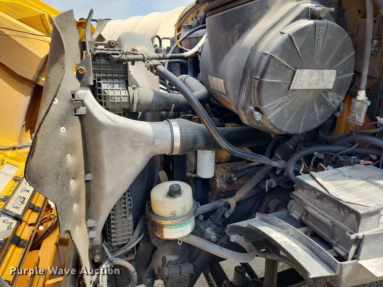 image for item LX9548 2007 Sterling L7500  bucket truck