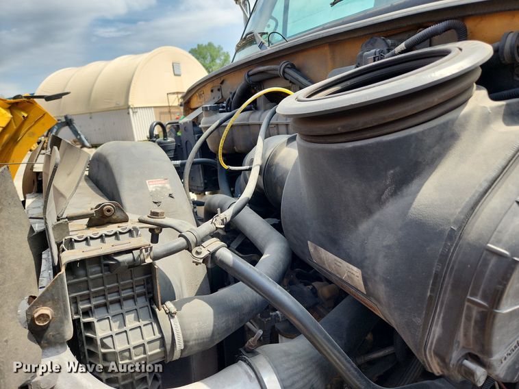 image for item LX9548 2007 Sterling L7500  bucket truck