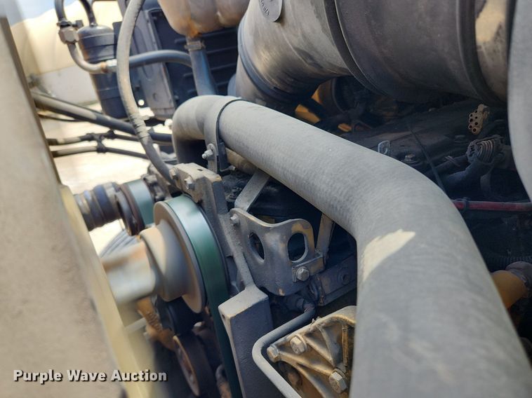 image for item LX9548 2007 Sterling L7500  bucket truck