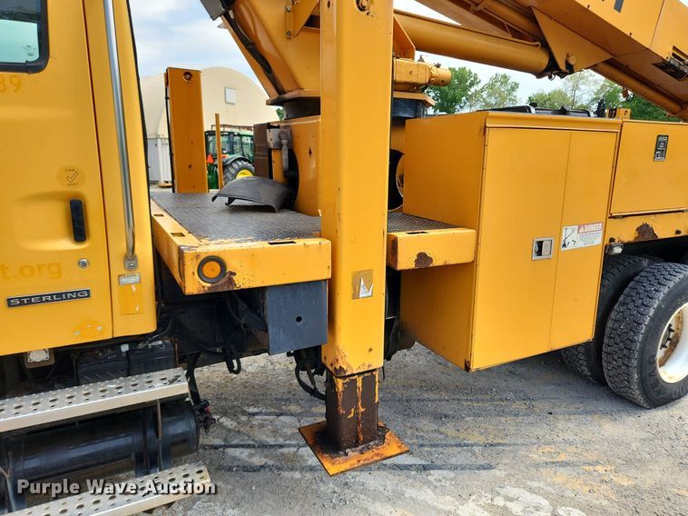 image for item LX9548 2007 Sterling L7500  bucket truck
