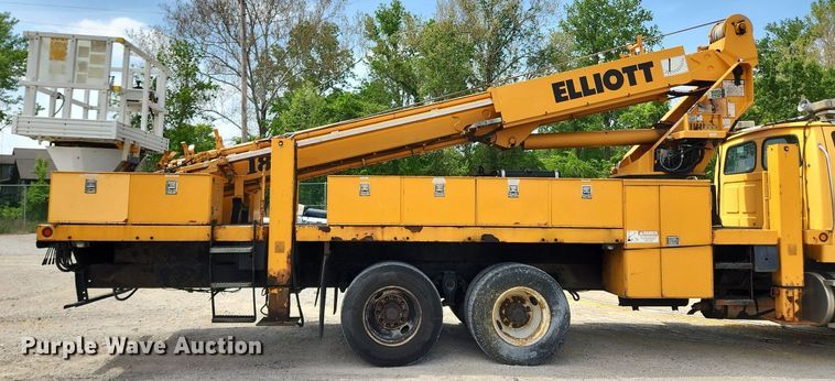 image for item LX9548 2007 Sterling L7500  bucket truck
