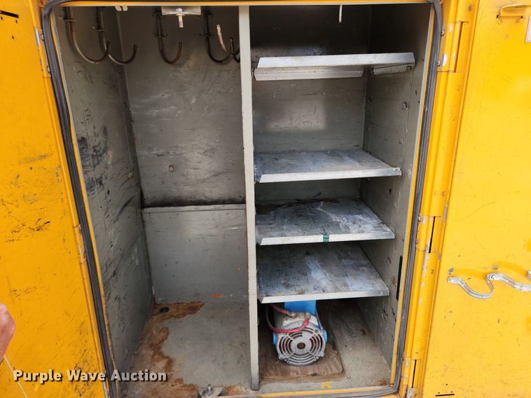 image for item LX9548 2007 Sterling L7500  bucket truck