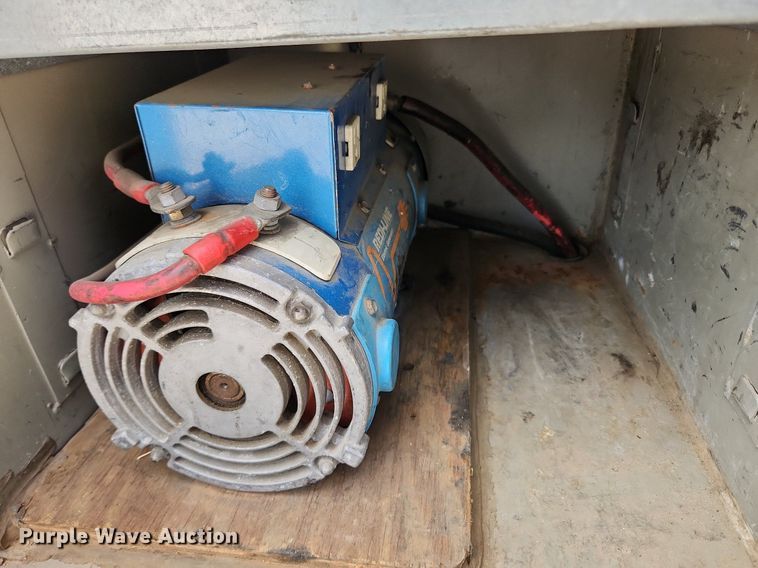 image for item LX9548 2007 Sterling L7500  bucket truck