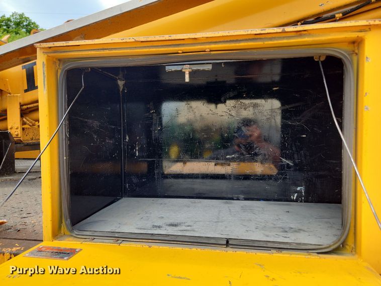 image for item LX9548 2007 Sterling L7500  bucket truck