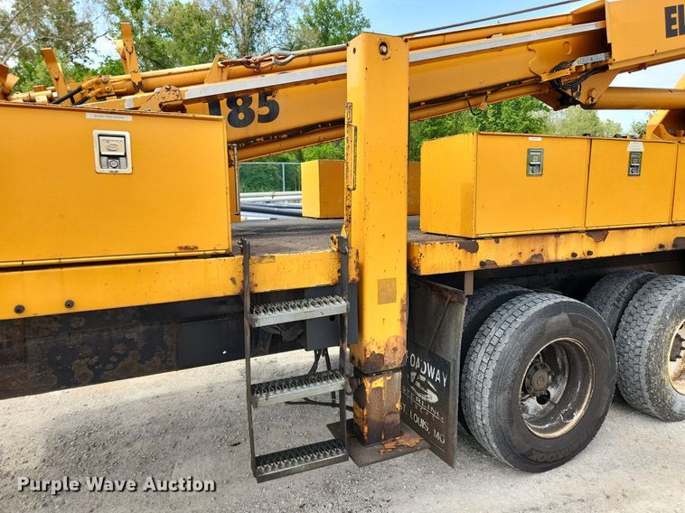 image for item LX9548 2007 Sterling L7500  bucket truck