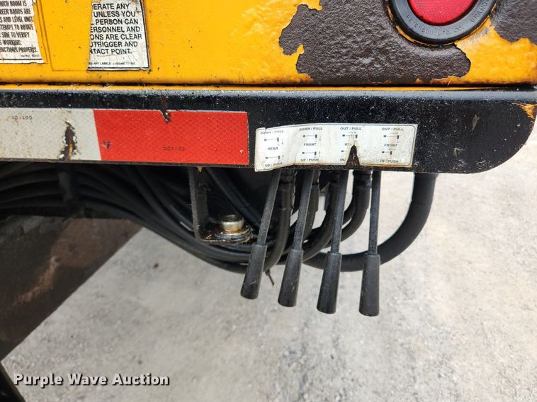 image for item LX9548 2007 Sterling L7500  bucket truck