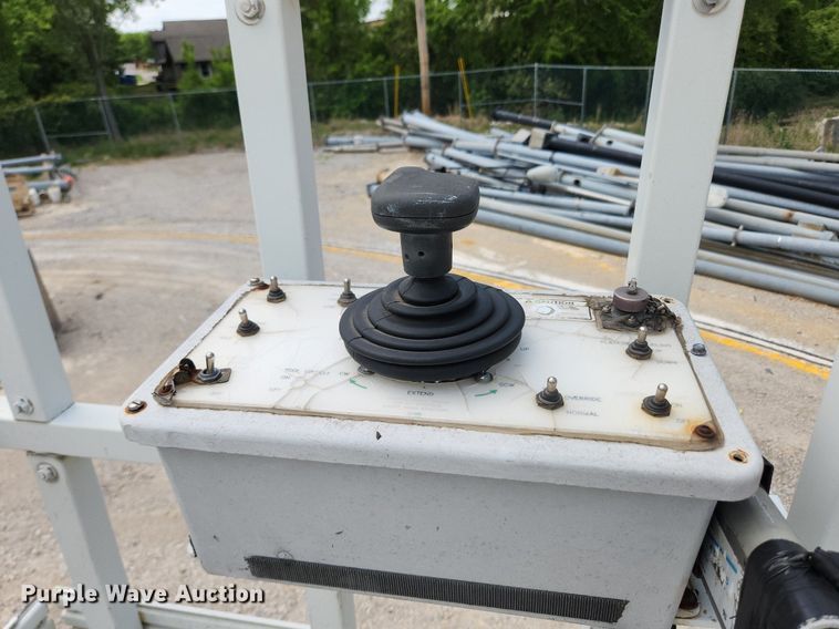 image for item LX9548 2007 Sterling L7500  bucket truck