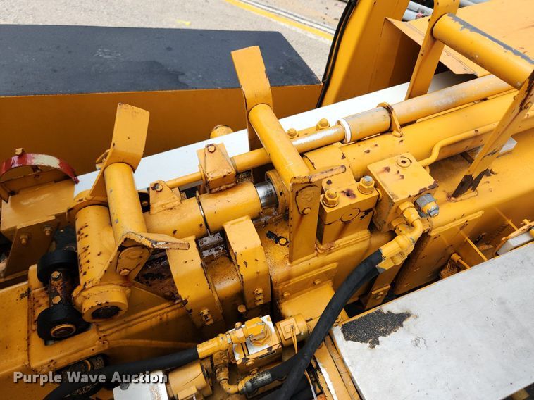 image for item LX9548 2007 Sterling L7500  bucket truck