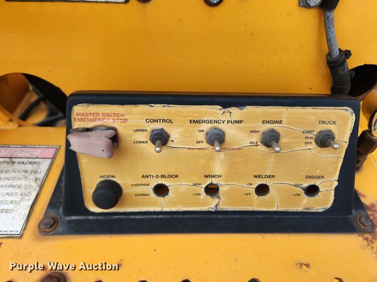 image for item LX9548 2007 Sterling L7500  bucket truck