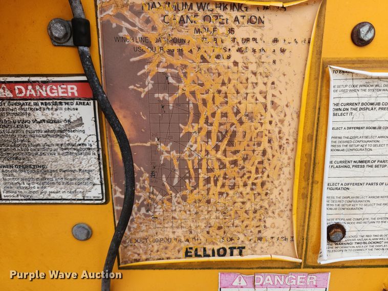 image for item LX9548 2007 Sterling L7500  bucket truck