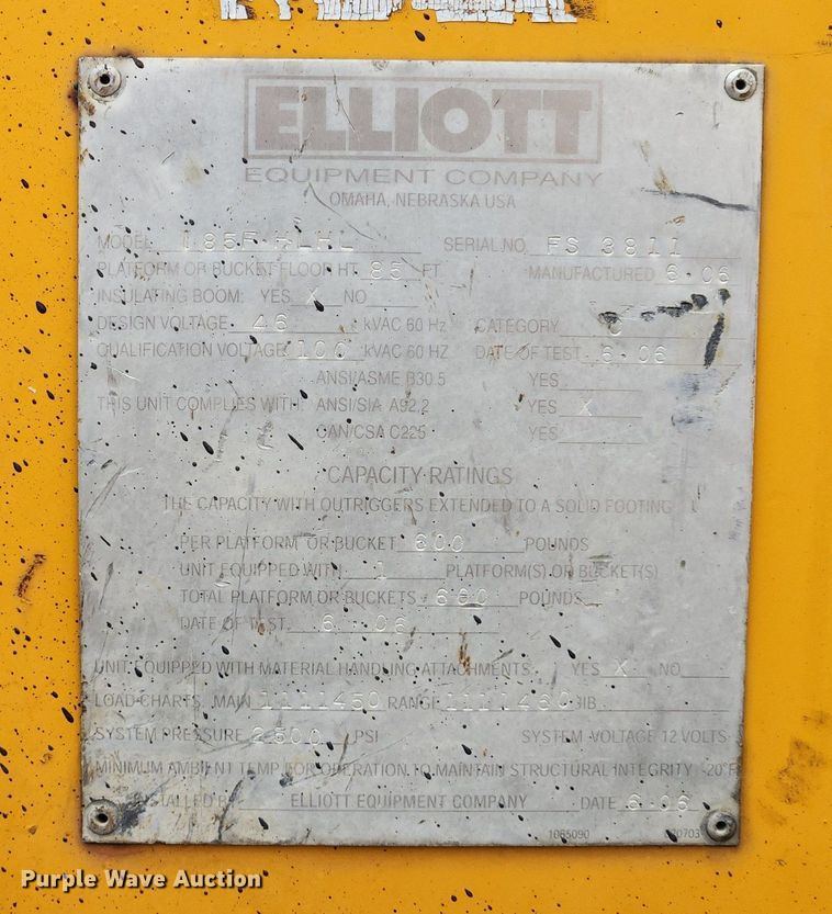 image for item LX9548 2007 Sterling L7500  bucket truck