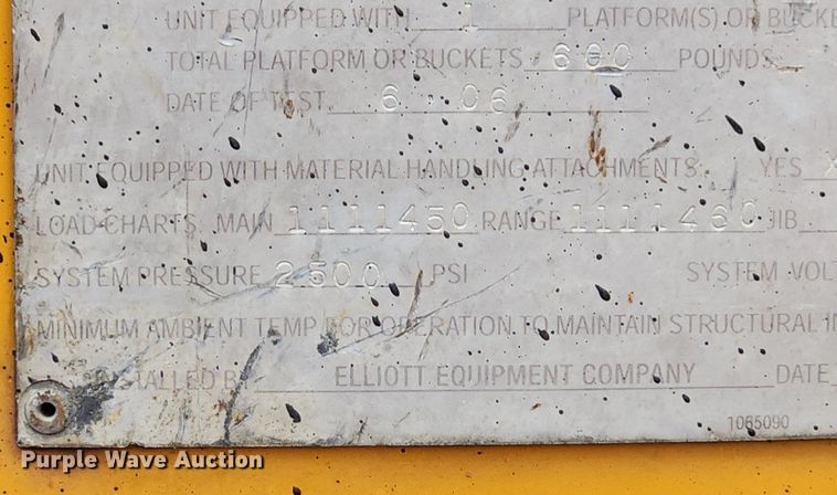 image for item LX9548 2007 Sterling L7500  bucket truck