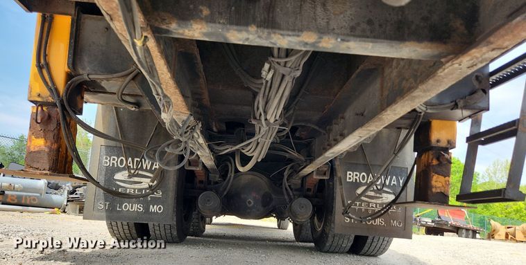 image for item LX9548 2007 Sterling L7500  bucket truck