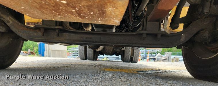 image for item LX9548 2007 Sterling L7500  bucket truck