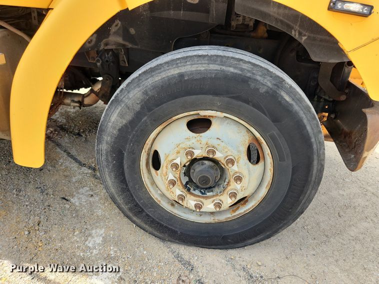 image for item LX9548 2007 Sterling L7500  bucket truck