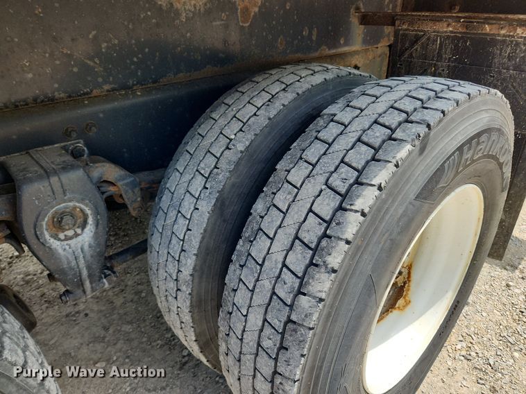 image for item LX9548 2007 Sterling L7500  bucket truck