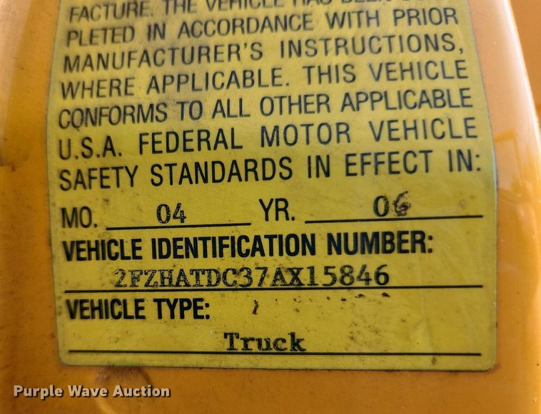 image for item LX9548 2007 Sterling L7500  bucket truck