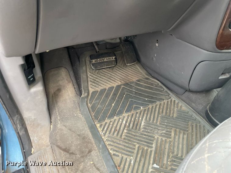 image for item LY9584 2001 Ford Windstar  van