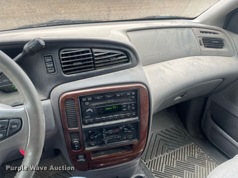 image for item LY9584 2001 Ford Windstar  van