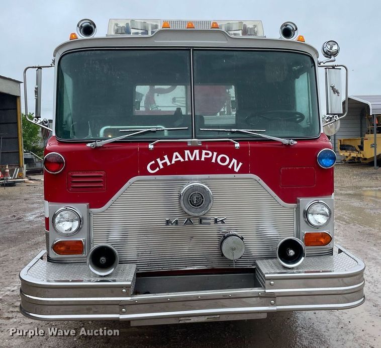 image for item LY9585 1982 Mack CF686F  pumper fire truck