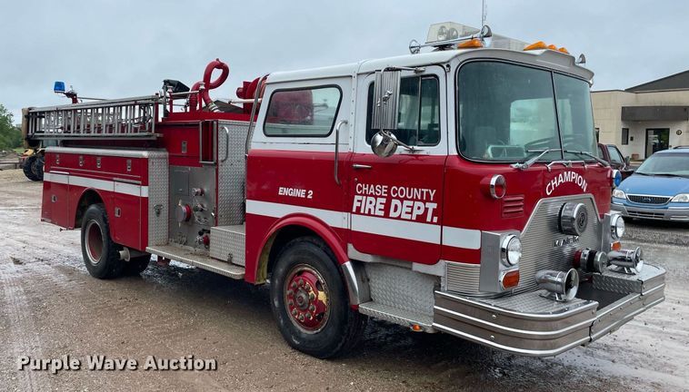 image for item LY9585 1982 Mack CF686F  pumper fire truck
