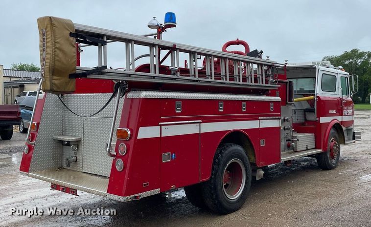 image for item LY9585 1982 Mack CF686F  pumper fire truck