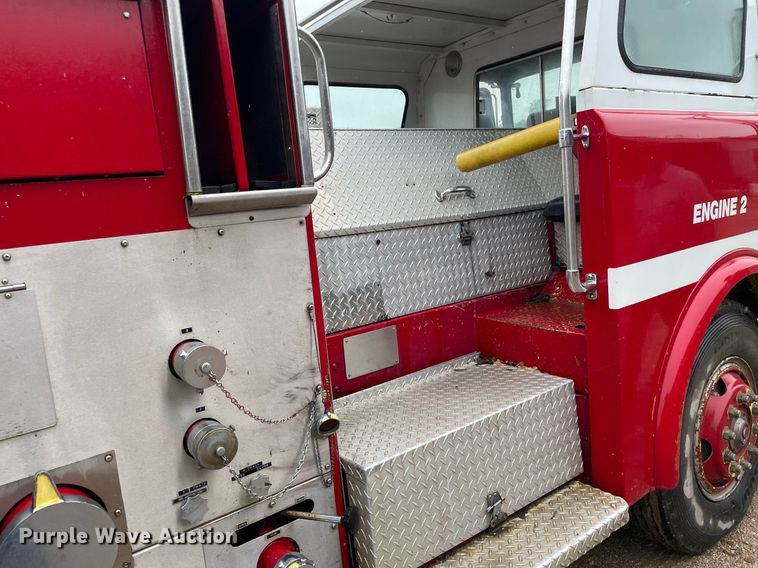 image for item LY9585 1982 Mack CF686F  pumper fire truck