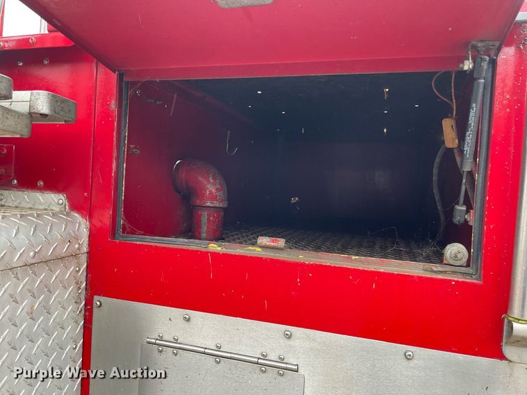 image for item LY9585 1982 Mack CF686F  pumper fire truck