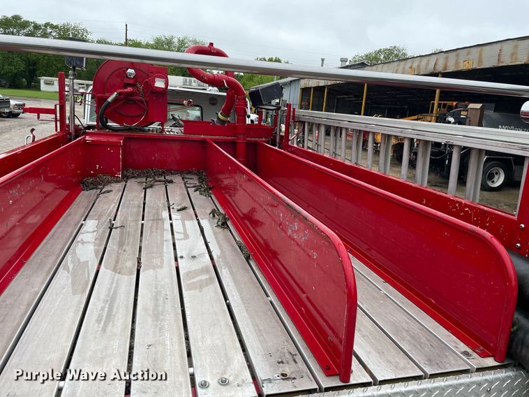 image for item LY9585 1982 Mack CF686F  pumper fire truck