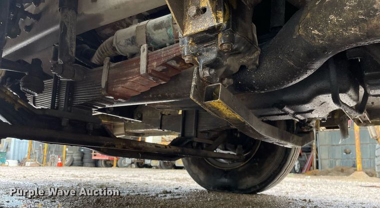 image for item LY9585 1982 Mack CF686F  pumper fire truck