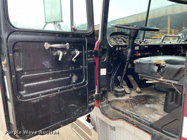 image for item LY9585 1982 Mack CF686F  pumper fire truck