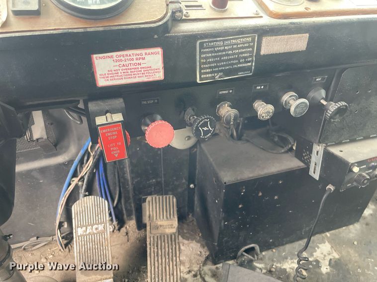 image for item LY9585 1982 Mack CF686F  pumper fire truck