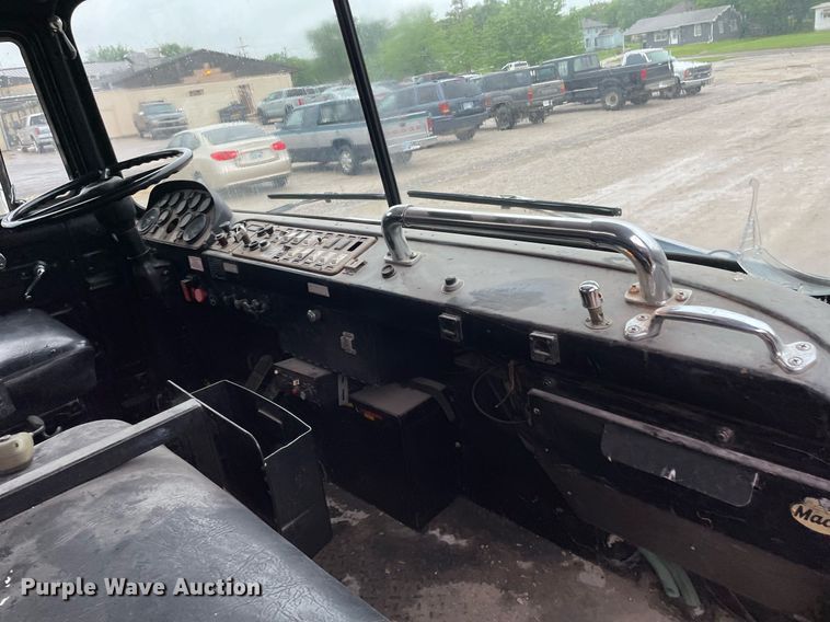 image for item LY9585 1982 Mack CF686F  pumper fire truck