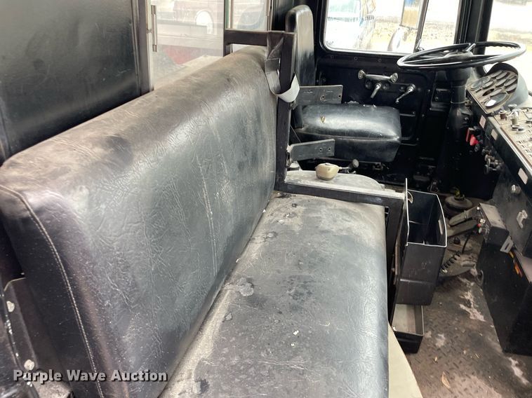 image for item LY9585 1982 Mack CF686F  pumper fire truck