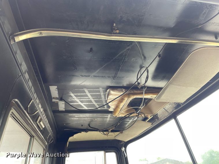 image for item LY9585 1982 Mack CF686F  pumper fire truck