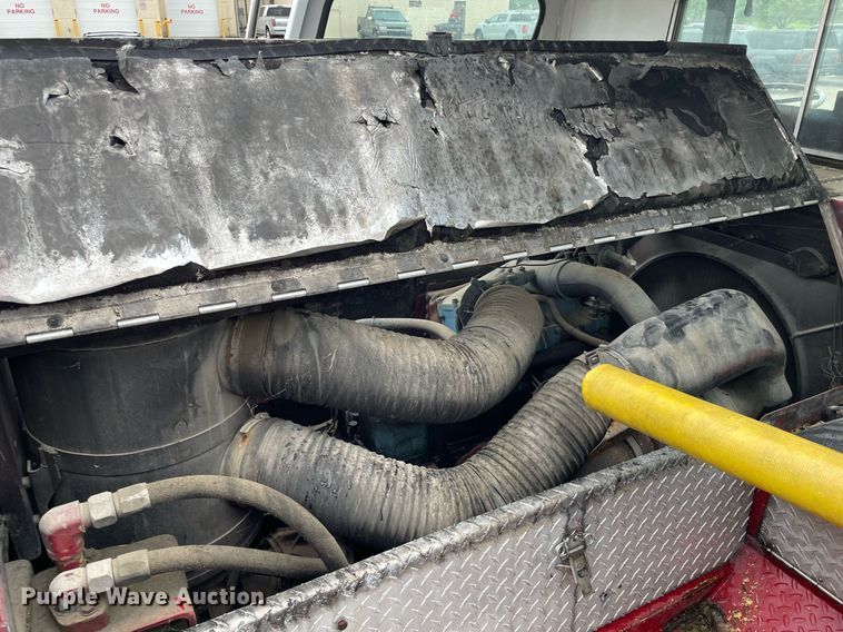 image for item LY9585 1982 Mack CF686F  pumper fire truck