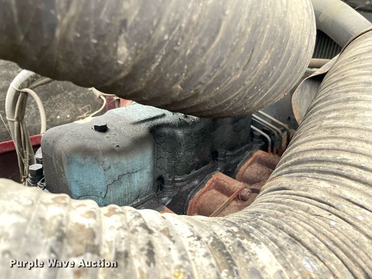 image for item LY9585 1982 Mack CF686F  pumper fire truck