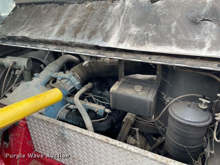 image for item LY9585 1982 Mack CF686F  pumper fire truck