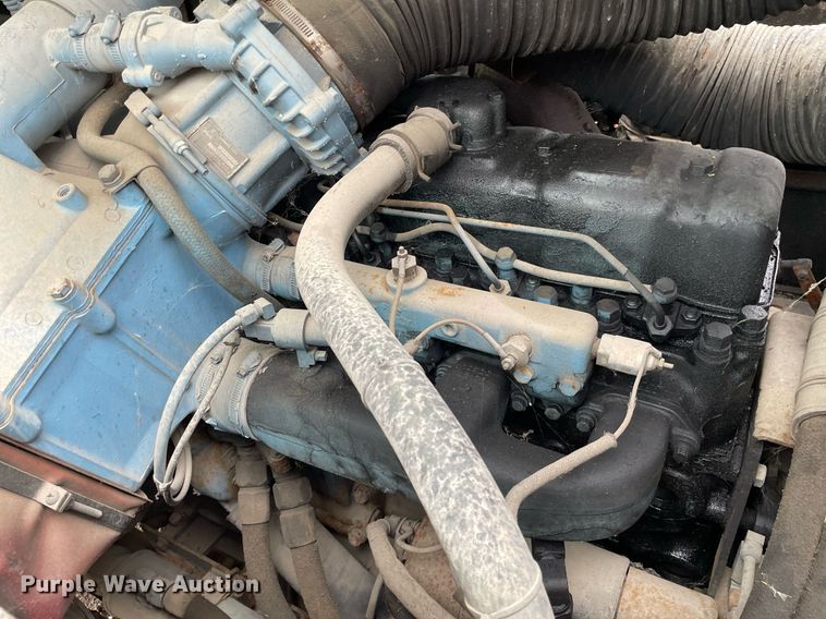 image for item LY9585 1982 Mack CF686F  pumper fire truck