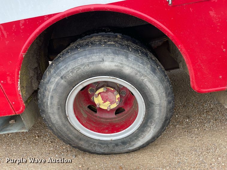 image for item LY9585 1982 Mack CF686F  pumper fire truck