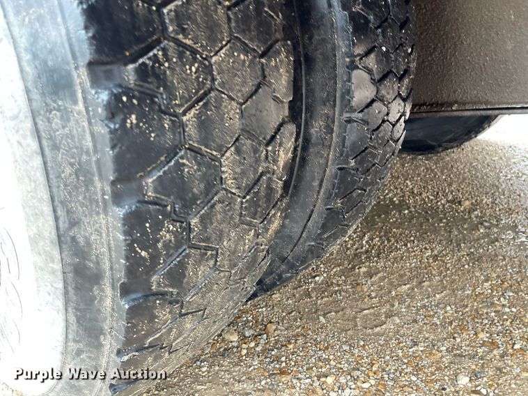 image for item LY9585 1982 Mack CF686F  pumper fire truck